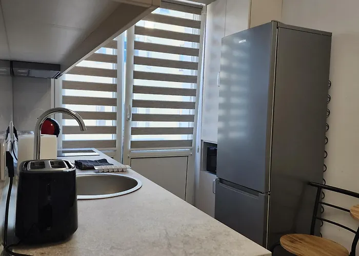 Apartment Center -p *